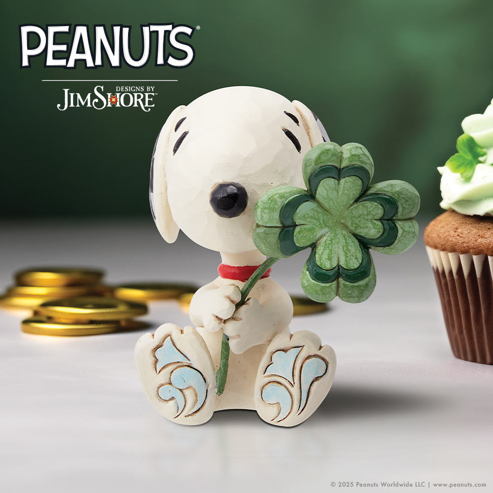 Jim Shore Peanuts Snoopy with 4 leaf clover figurine