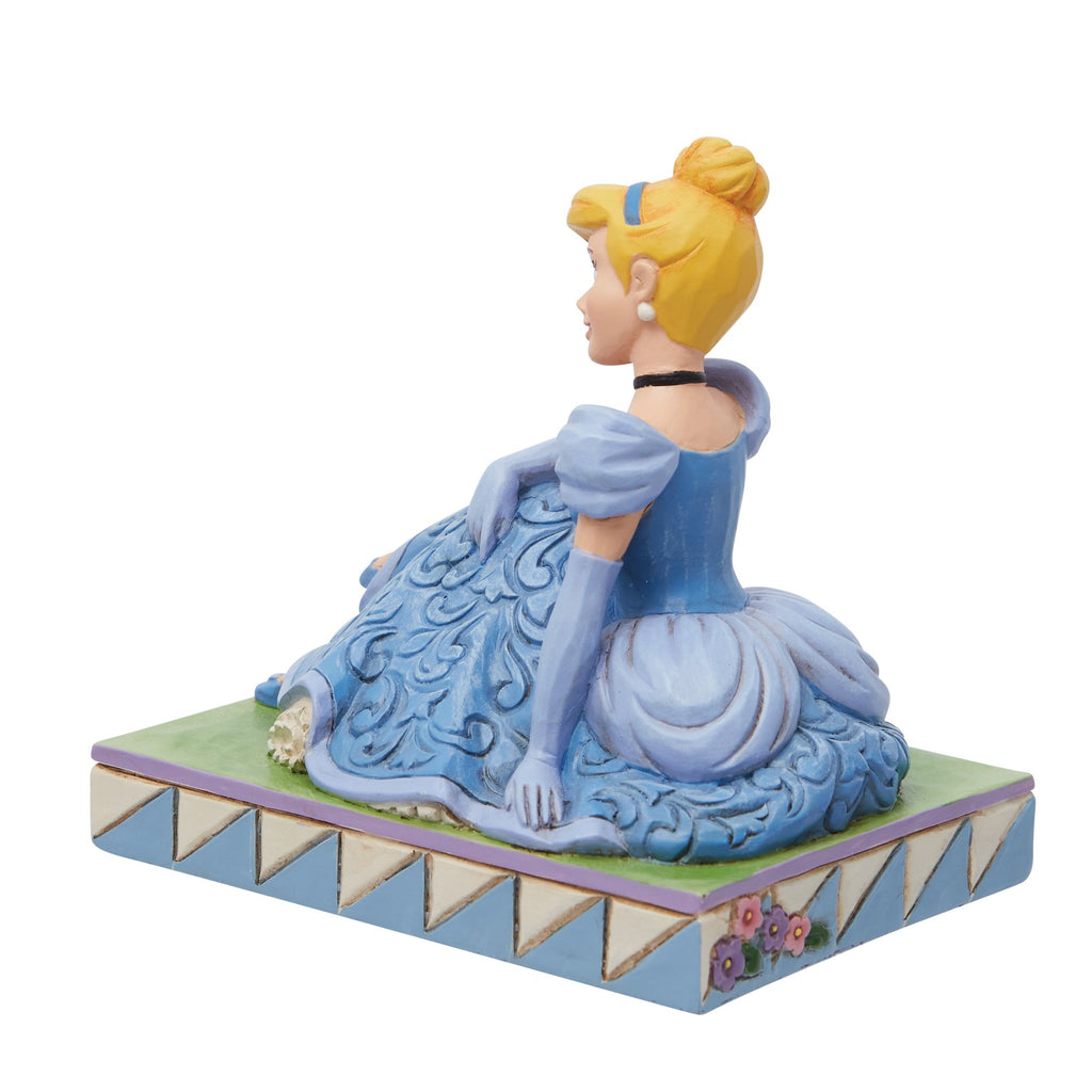 Cinderella Personality Pose